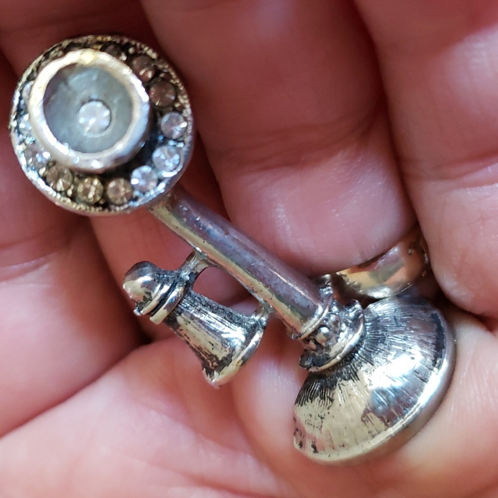 VINTAGE CANDLESTICK TELEPHONE SCATTER BROOCH w/ Diamante Rhinestones (BIN 008)
